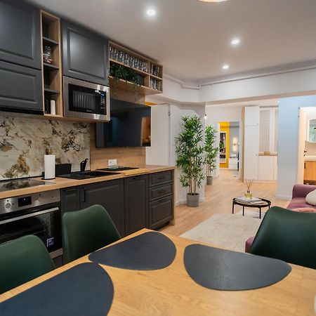 Urban Pearl - Old Town - Unique 4Br/3Ba Apartment Bucureşti Ngoại thất bức ảnh
