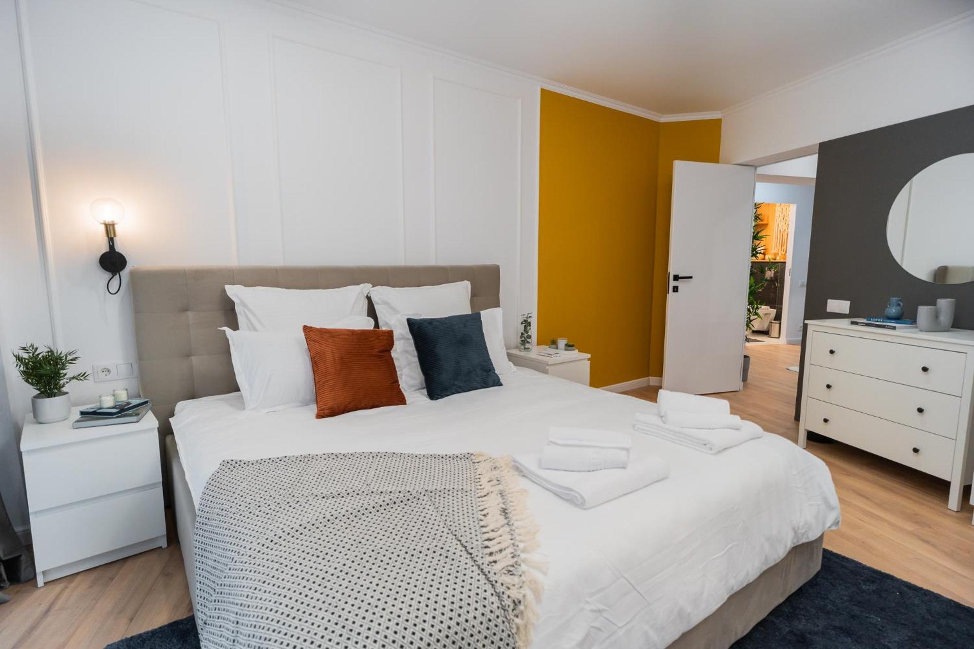 Urban Pearl - Old Town - Unique 4Br/3Ba Apartment Bucureşti Ngoại thất bức ảnh