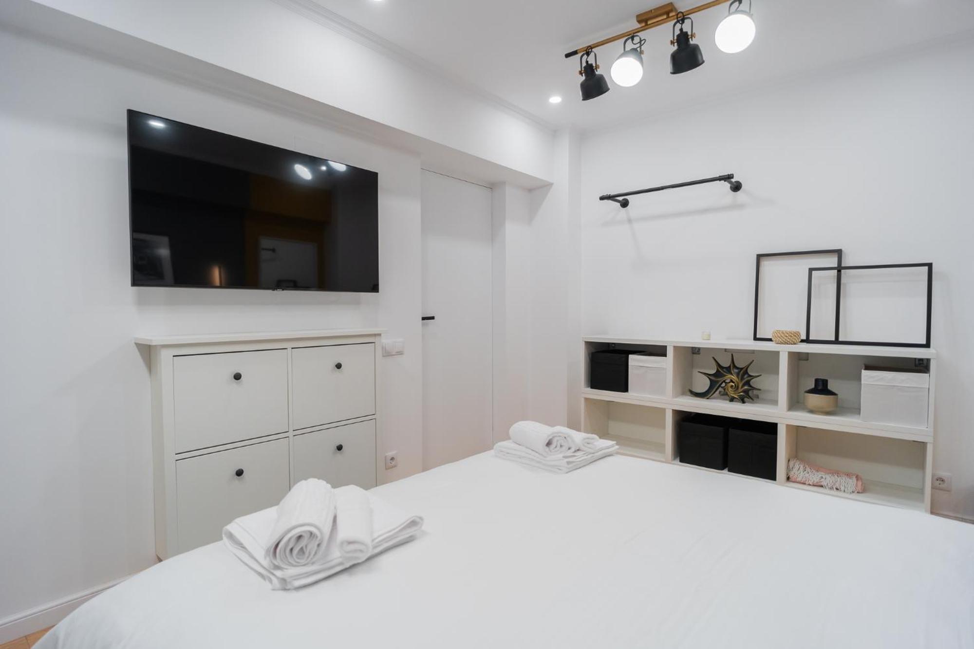Urban Pearl - Old Town - Unique 4Br/3Ba Apartment Bucureşti Ngoại thất bức ảnh