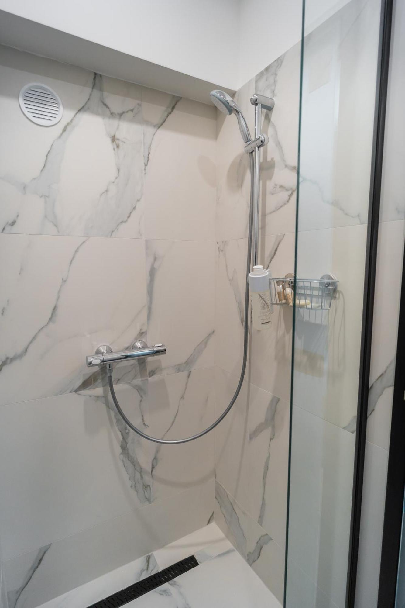 Urban Pearl - Old Town - Unique 4Br/3Ba Apartment Bucureşti Ngoại thất bức ảnh