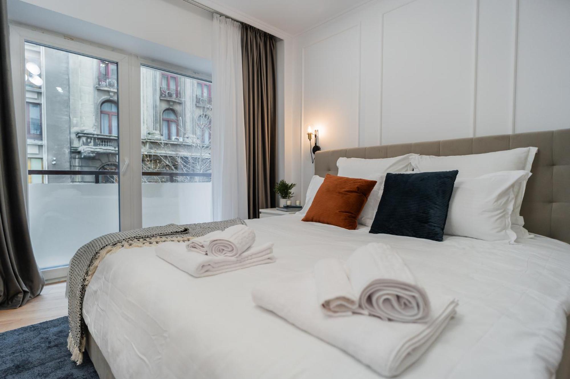 Urban Pearl - Old Town - Unique 4Br/3Ba Apartment Bucureşti Ngoại thất bức ảnh